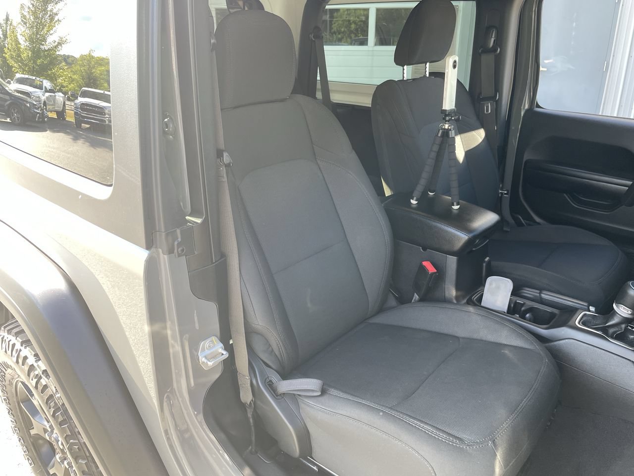 Used 2021 Jeep Wrangler Sport AWD/4WD image 40
