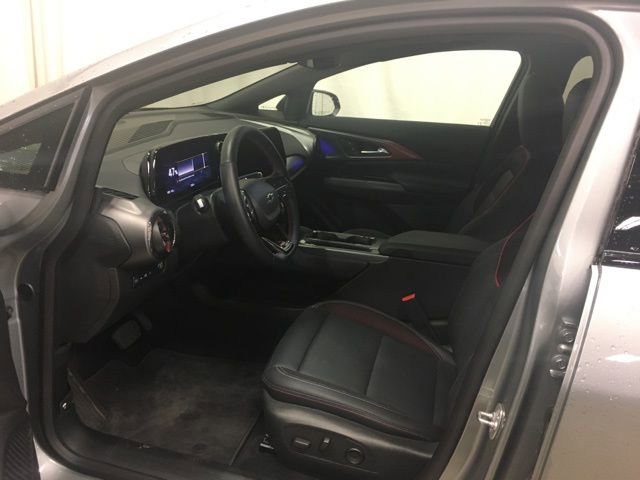 Used 2024 Chevrolet Equinox EV RS FWD image 18