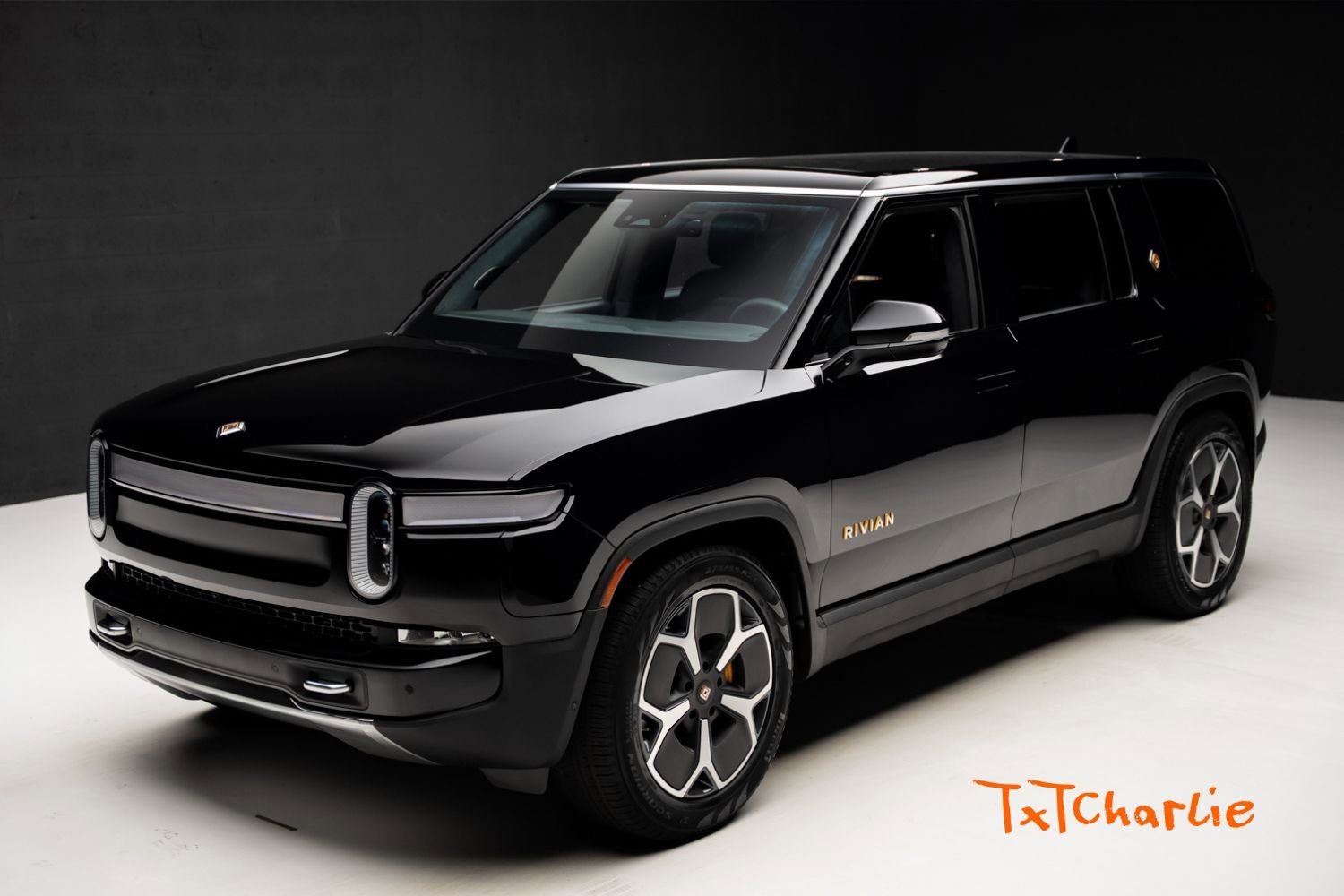 Used 2023 Rivian R1S Adventure