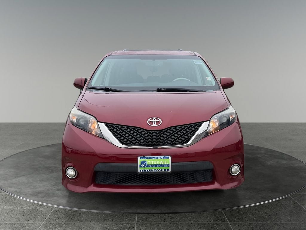 Used 2013 Toyota Sienna SE FWD image 2