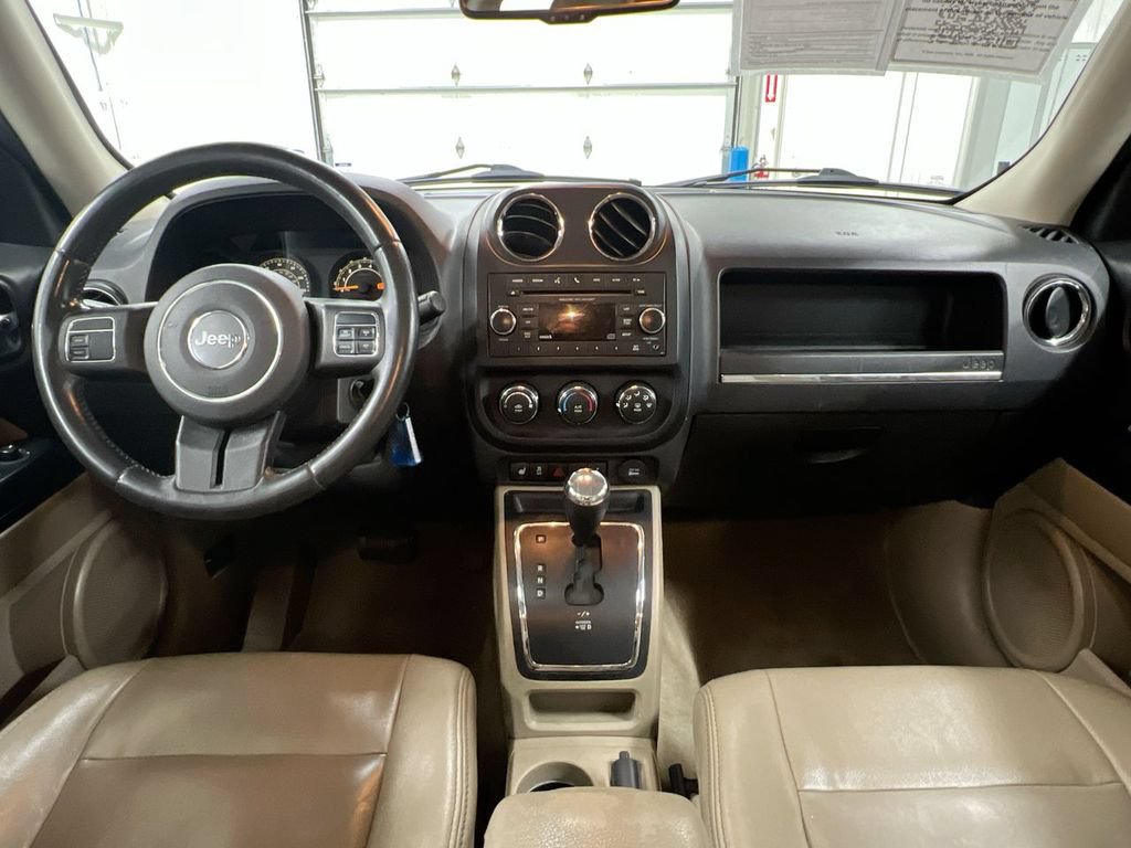 Used 2015 Jeep Patriot High Altitude AWD/4WD image 10