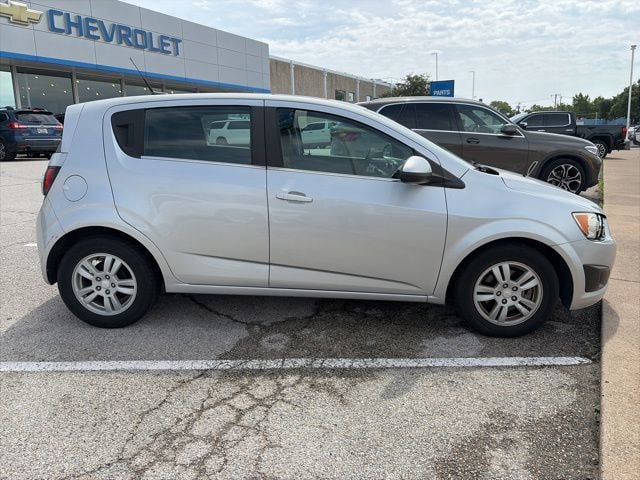 Used 2014 Chevrolet Sonic LT w/ Fun and Sun Package FWD image 5
