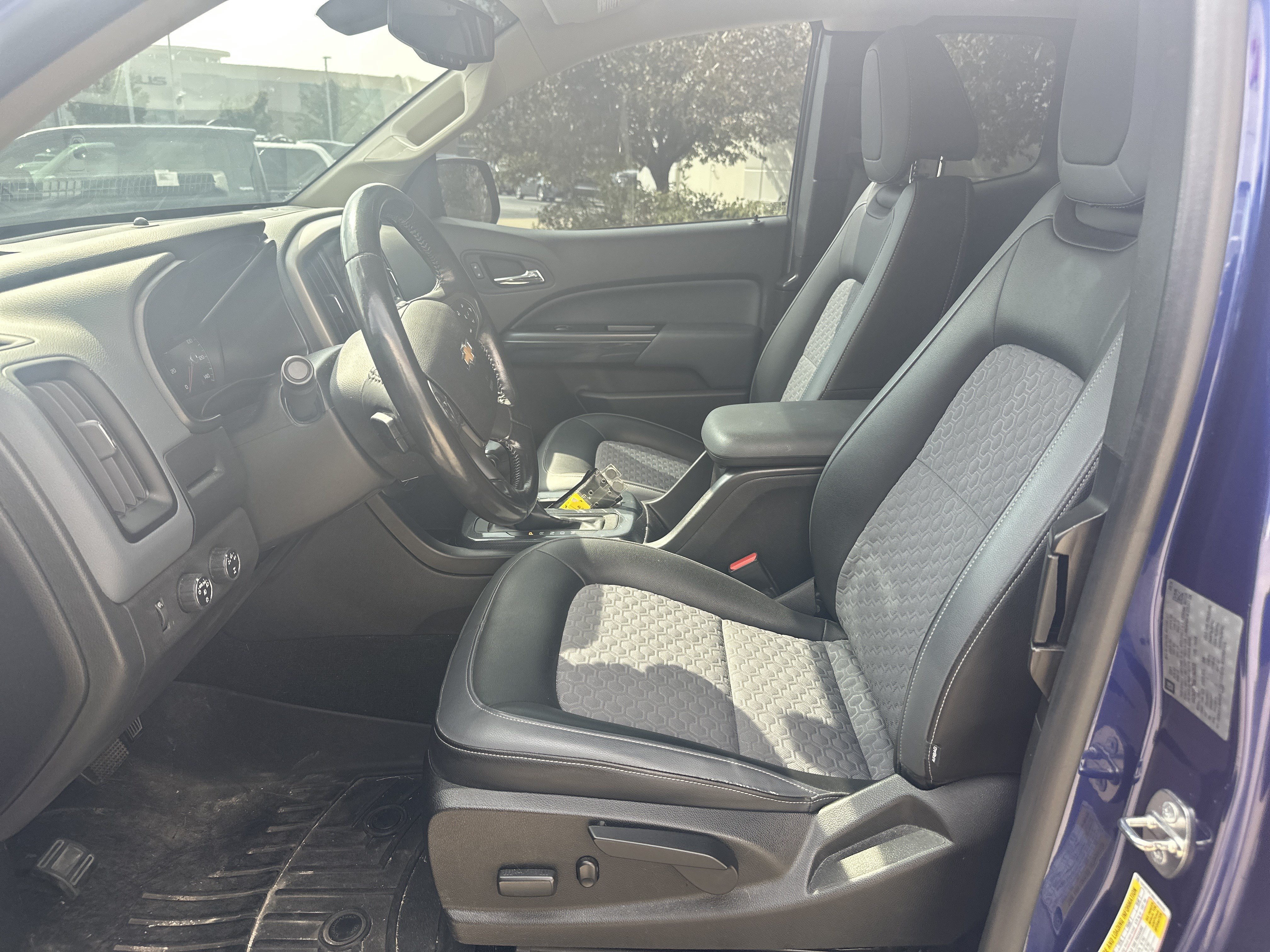 Used 2016 Chevrolet Colorado Z71 AWD/4WD image 15