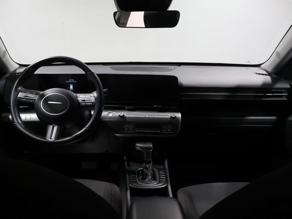 Used 2025 Hyundai Kona SEL image 18