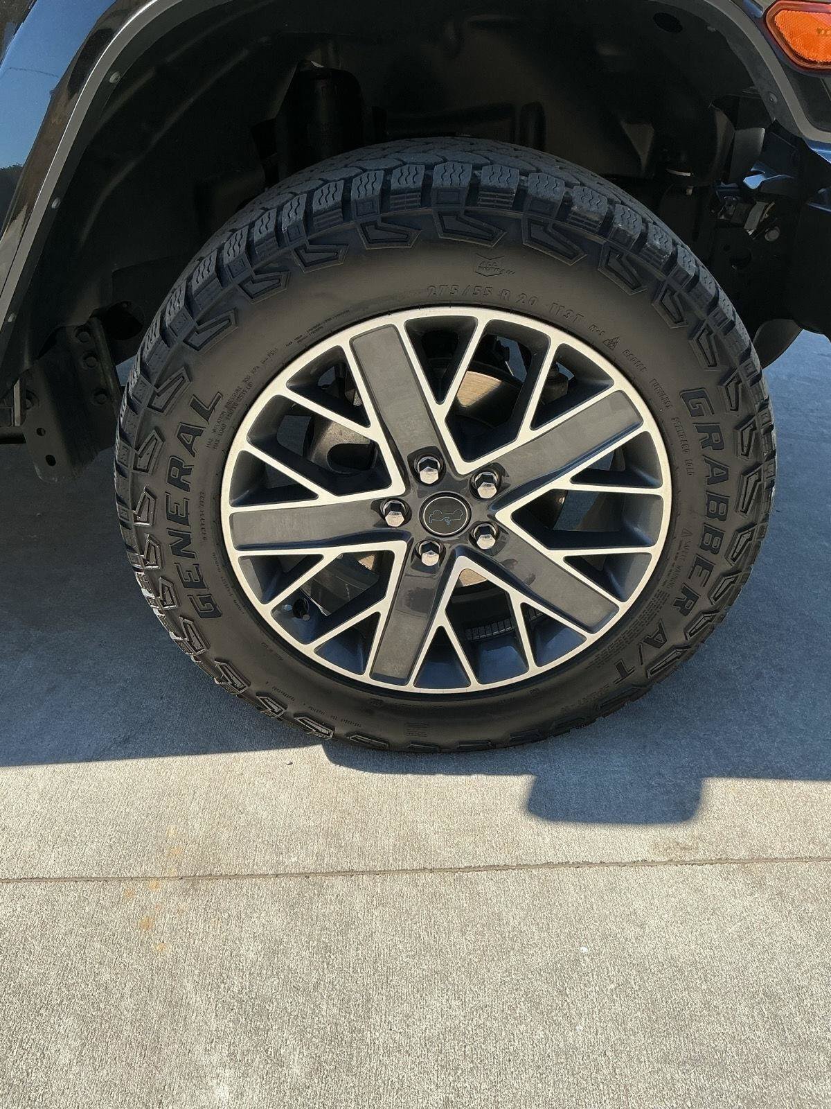 Used 2024 Jeep Wrangler High Altitude AWD/4WD image 10