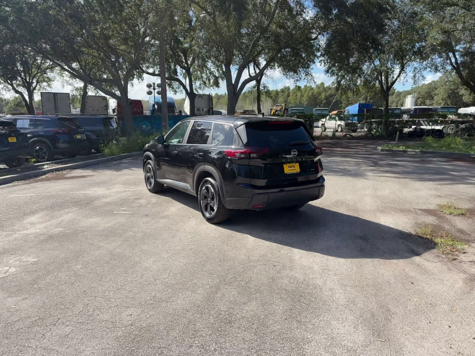 Used 2025 Nissan Rogue SV AWD/4WD image 10