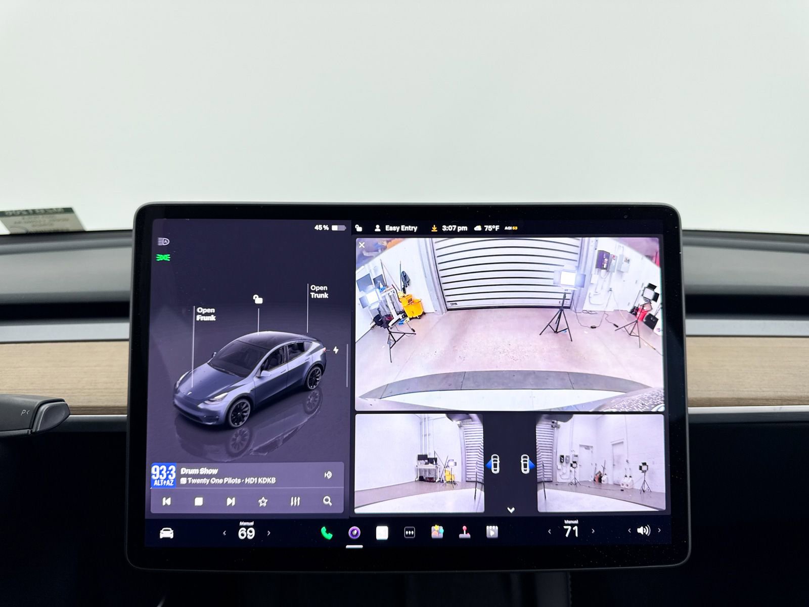 Used 2023 Tesla Model Y Long Range image 10