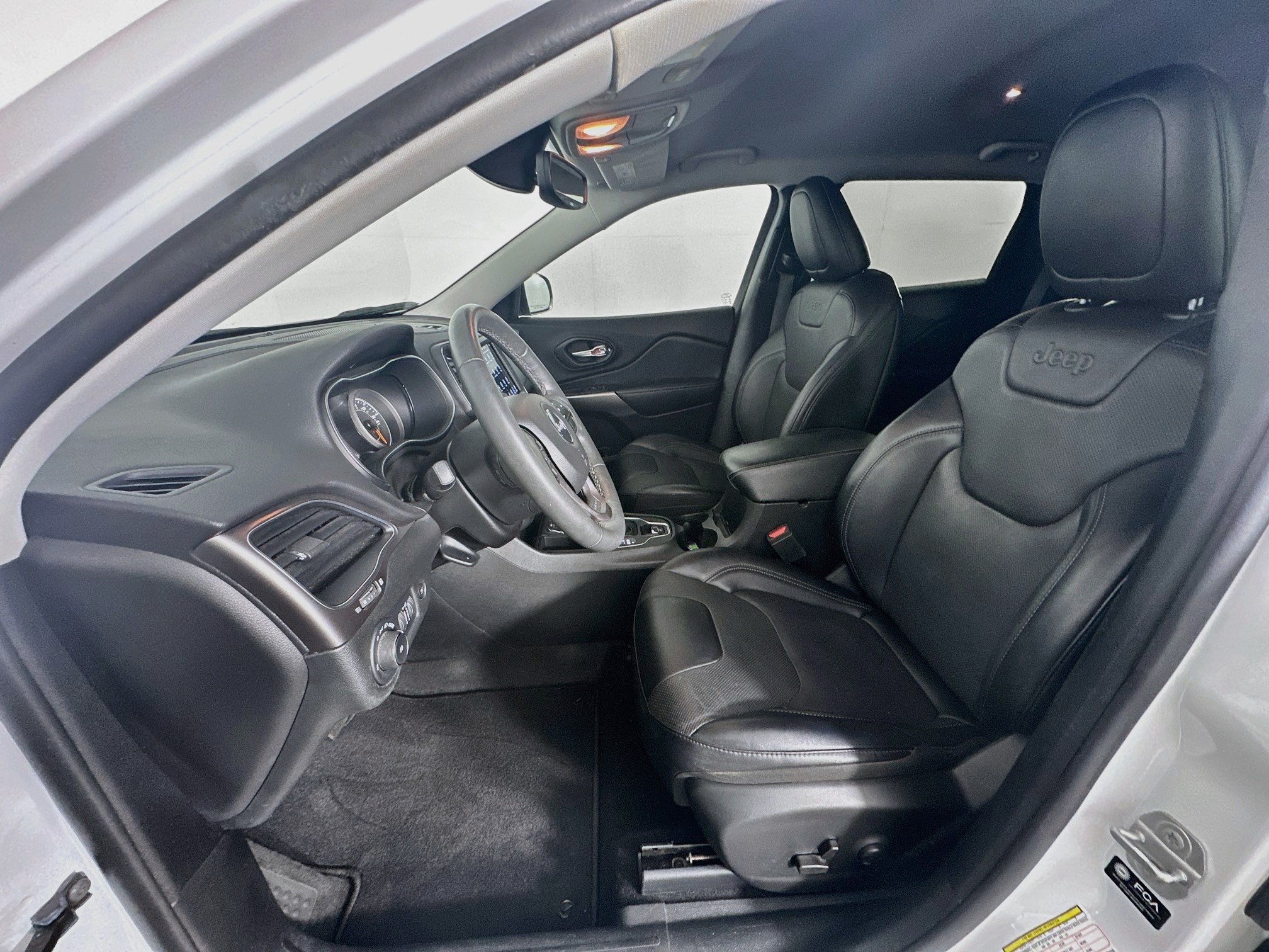 Used 2022 Jeep Cherokee Latitude Lux FWD image 13