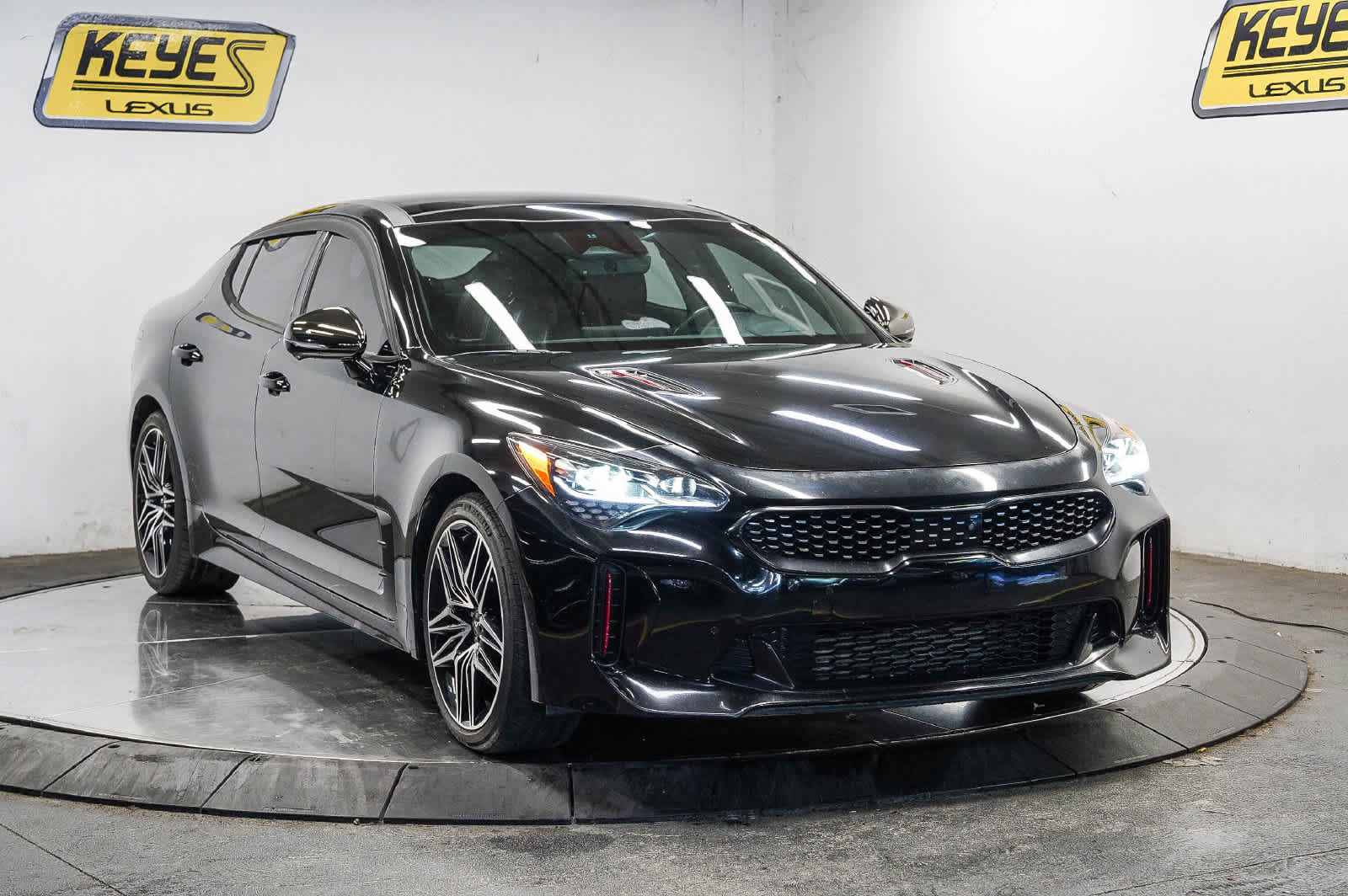 Used 2022 Kia Stinger GT2 w/ Red Interior Color Package AWD/4WD image 5