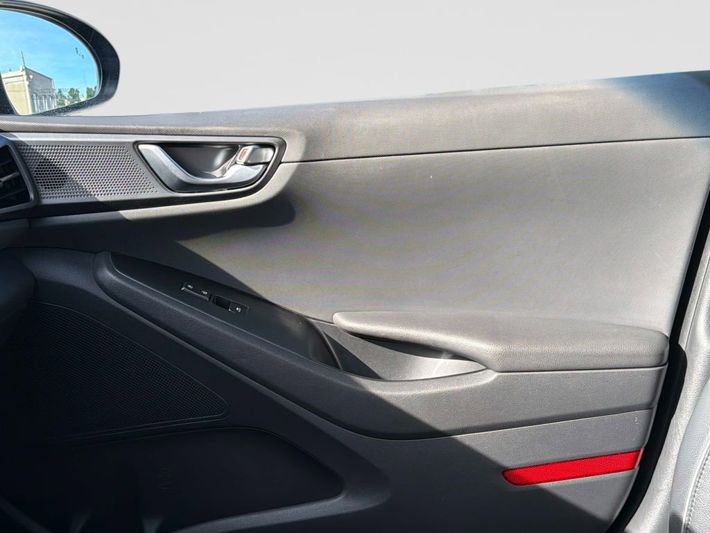 Used 2022 Hyundai Ioniq Limited FWD image 23