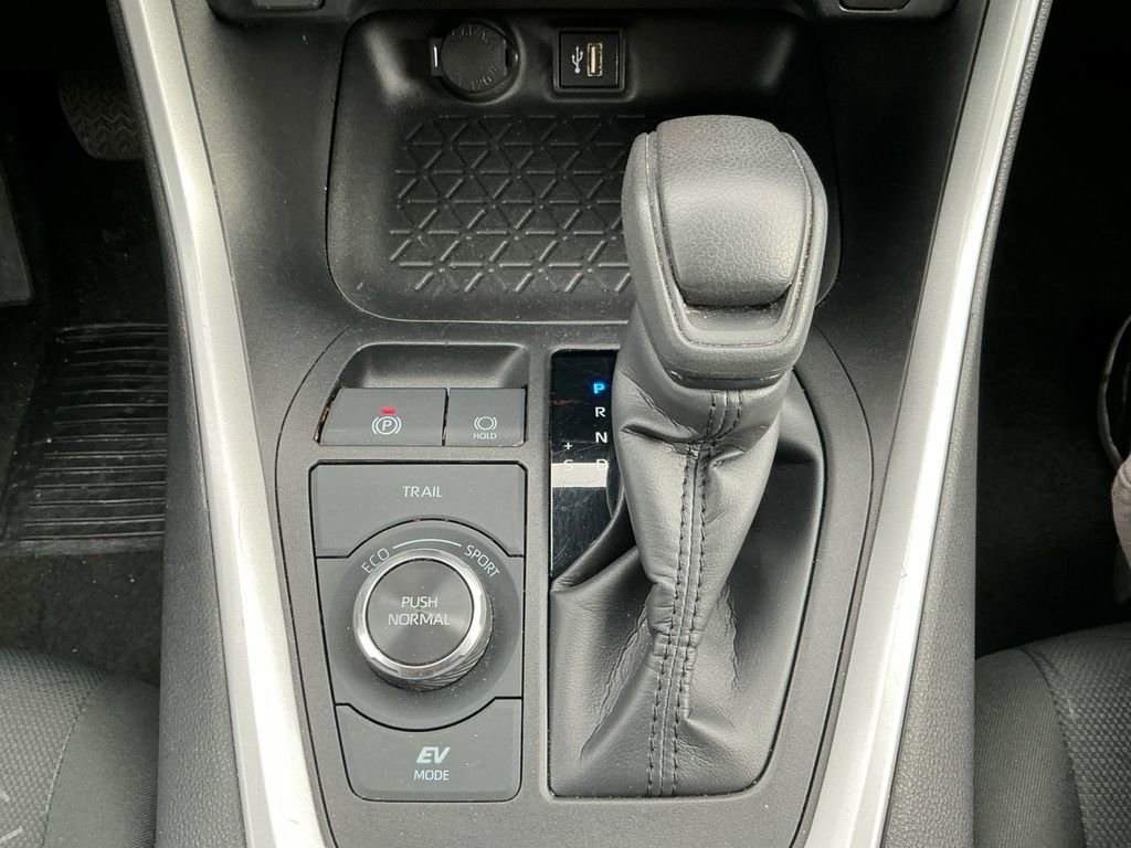 Used 2024 Toyota RAV4 XLE image 17