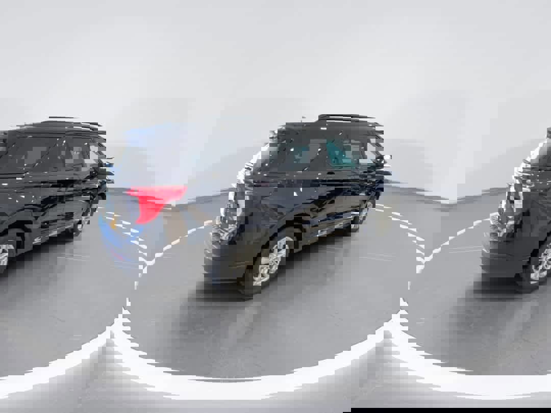 Used 2023 Ford Explorer XLT image 8