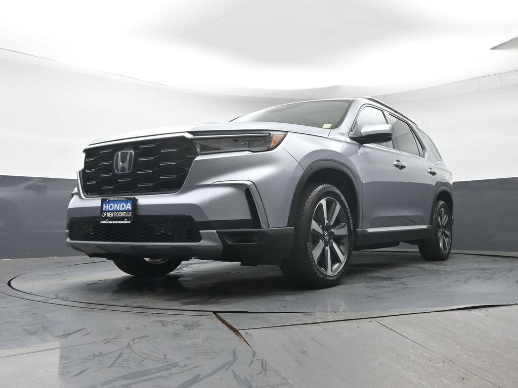 Certified 2025 Honda Pilot Touring image 34