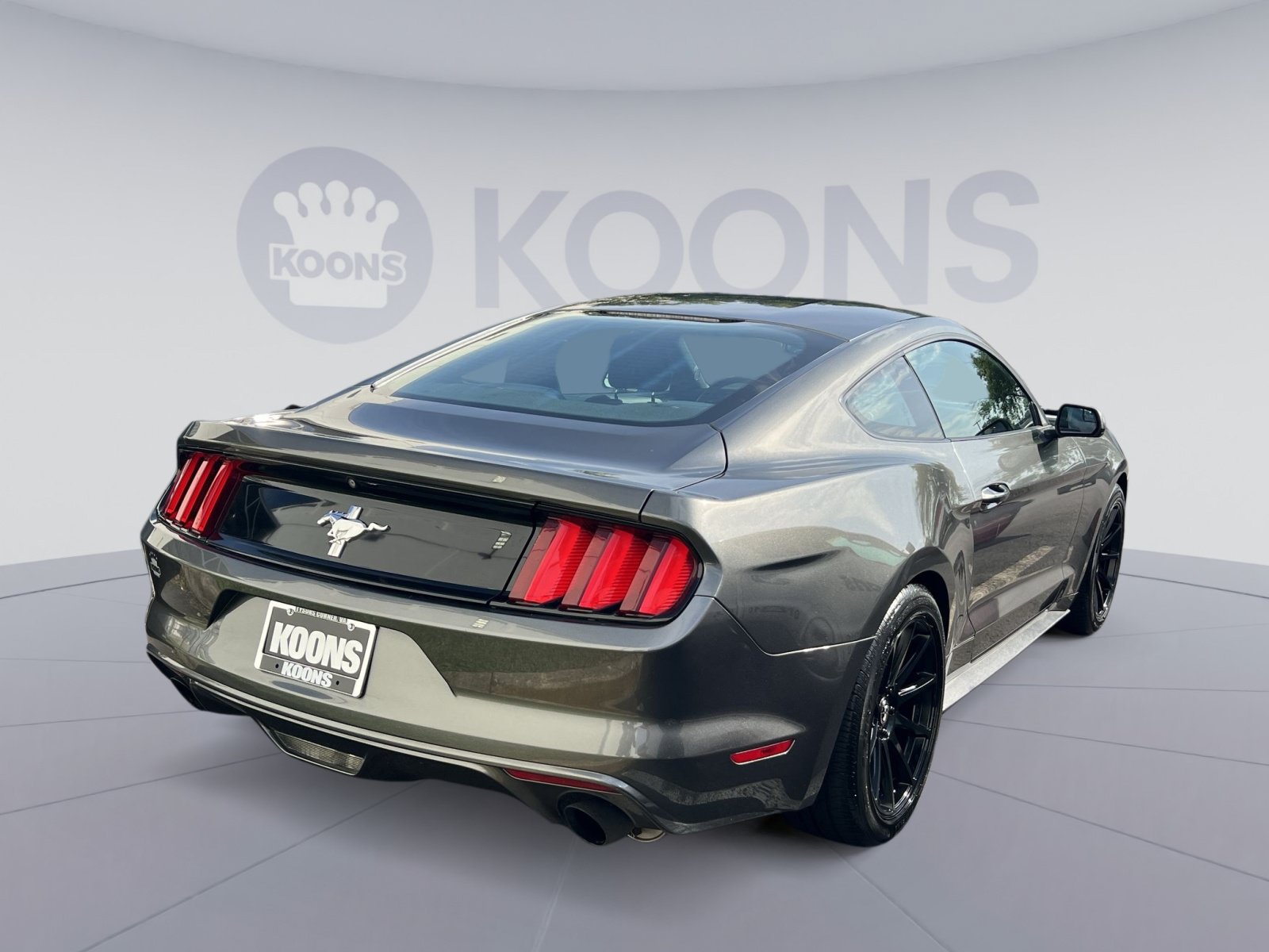 Used 2015 Ford Mustang Coupe RWD image 5