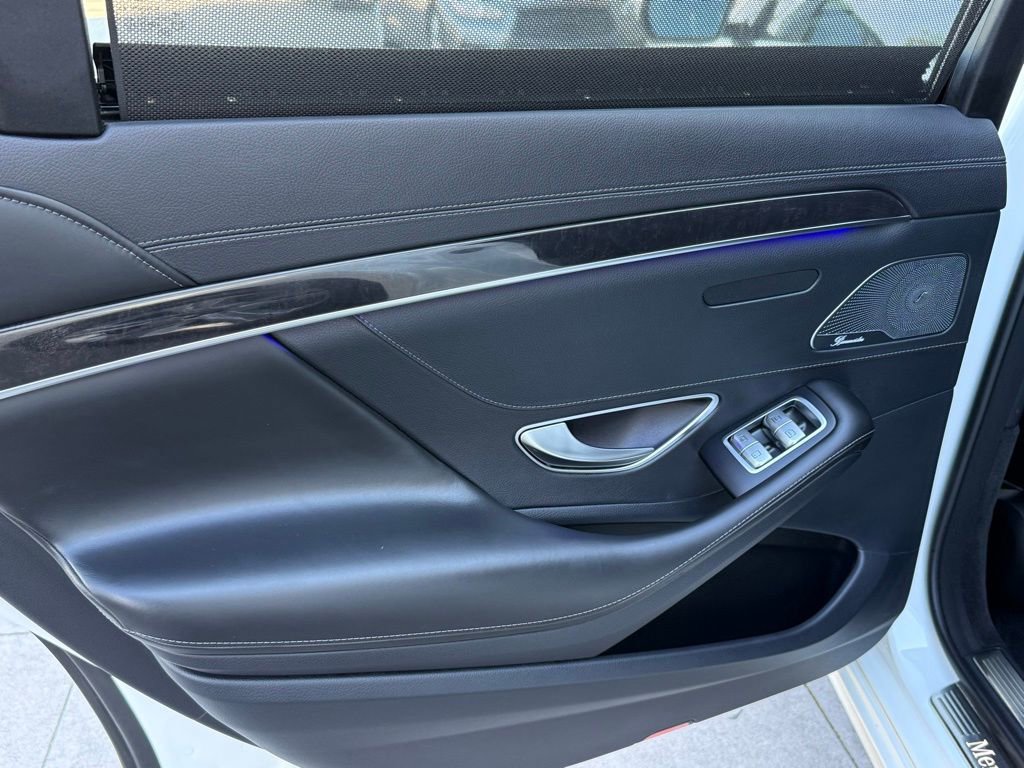 Used 2019 Mercedes-Benz S 560 Sedan image 25