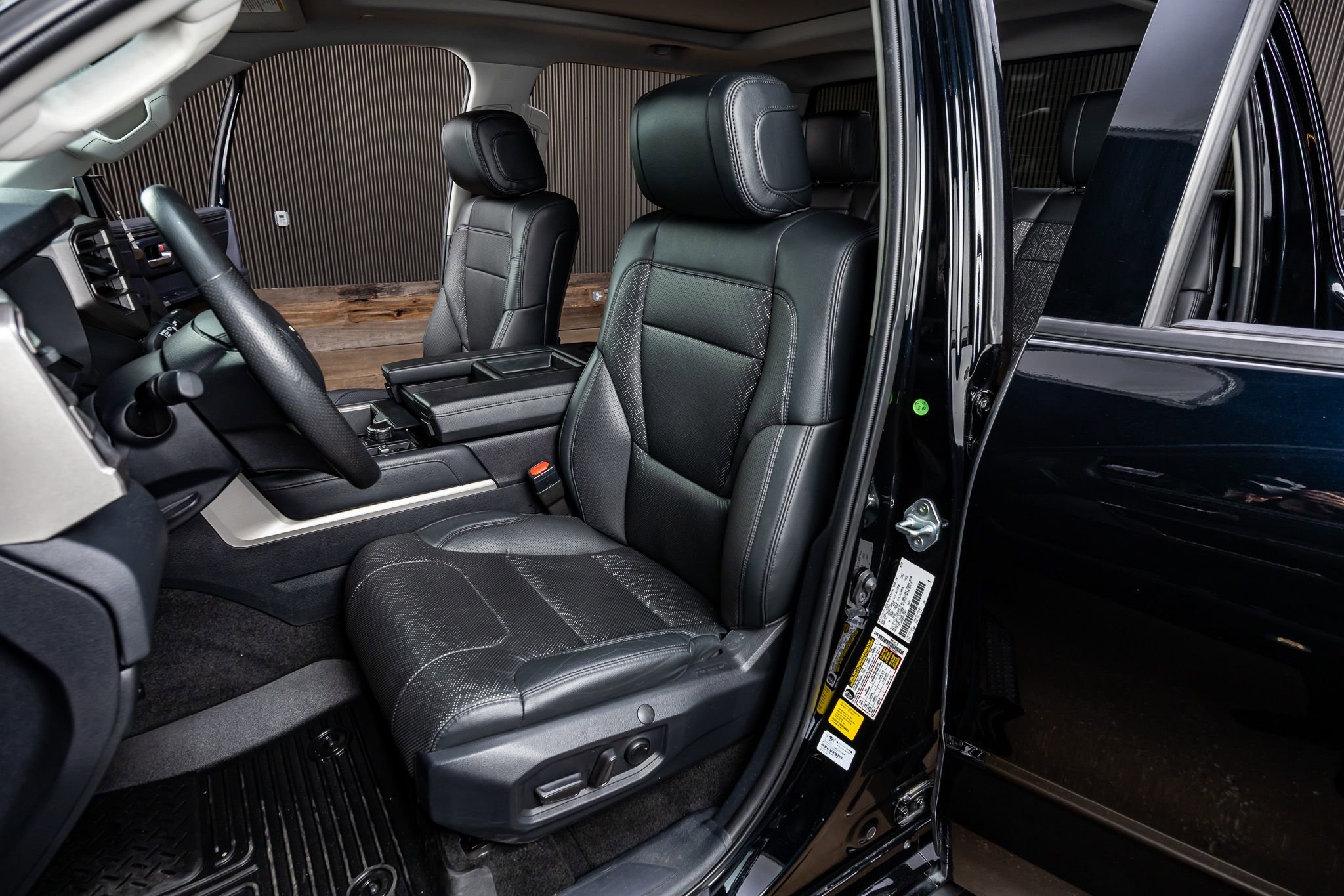 Used 2023 Toyota Tundra Limited image 28