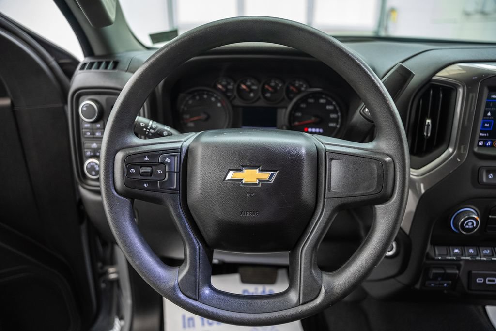 Used 2025 Chevrolet Silverado 1500 Custom w/ Turbomax Blackout Package AWD/4WD image 31