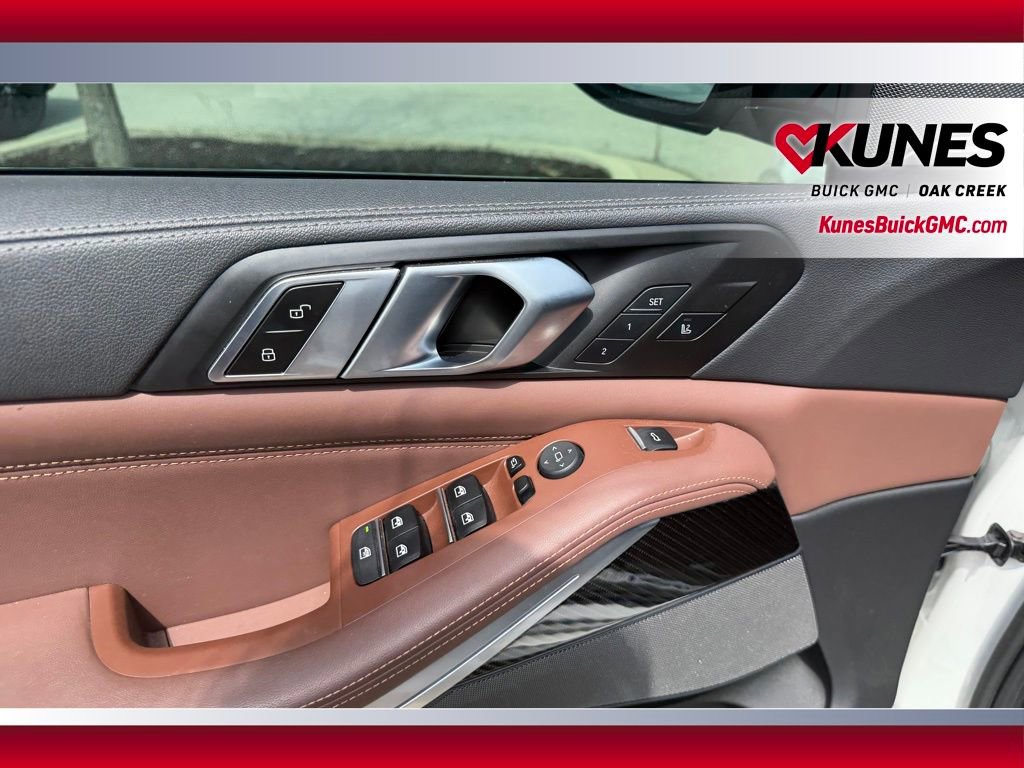 Used 2022 BMW X5 M50i image 6