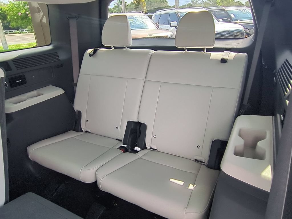 New 2027 Hyundai Santa Fe SEL FWD image 16