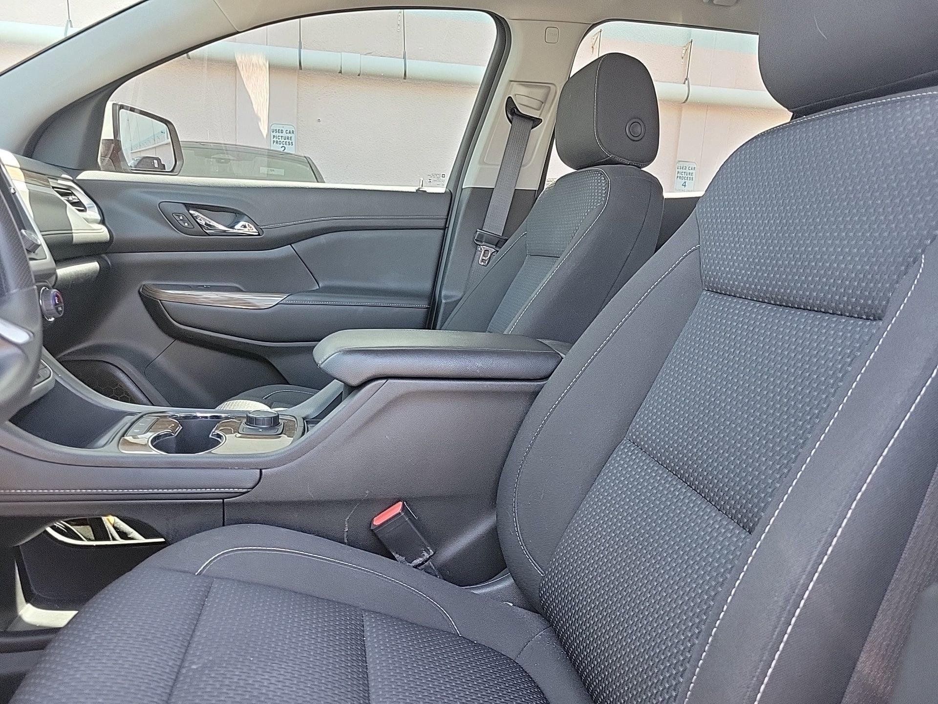 Used 2023 GMC Acadia SLE image 19