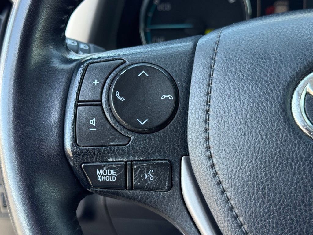 Used 2017 Toyota RAV4 Limited image 25