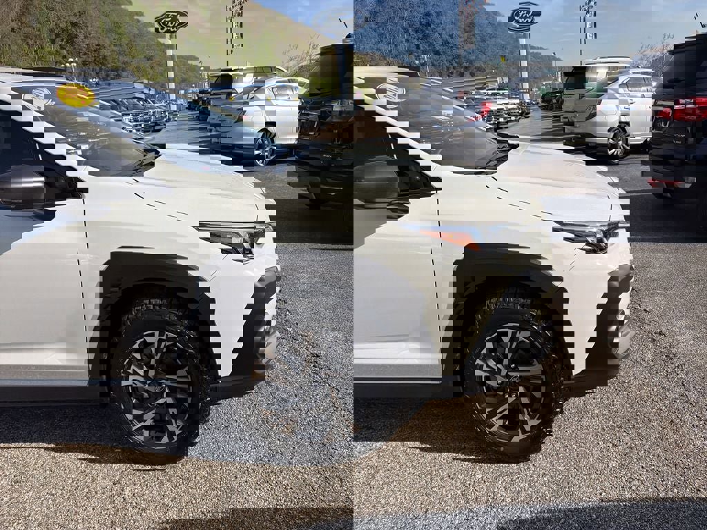 Used 2024 Subaru Crosstrek 2.0i Premium image 3