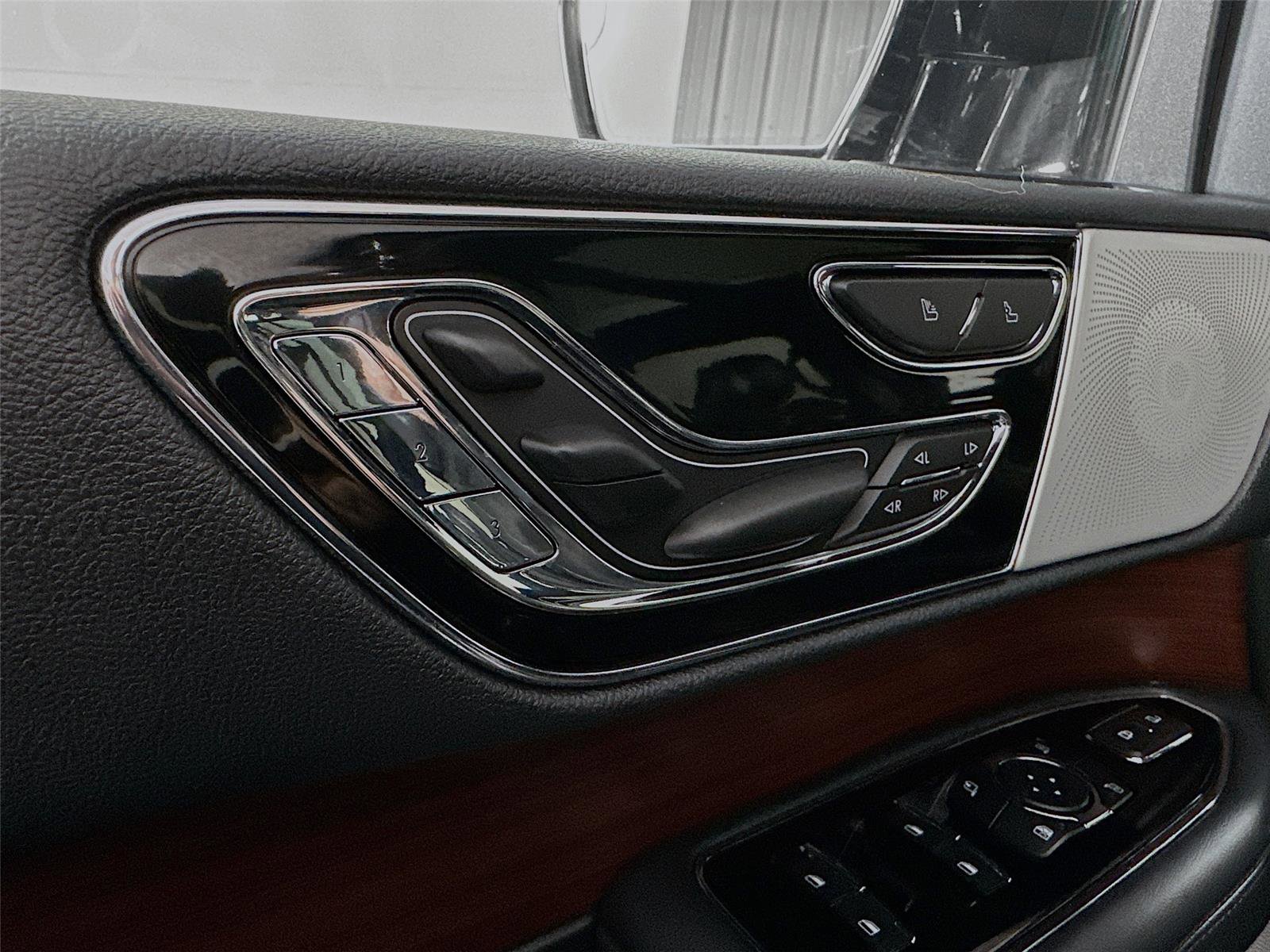 Used 2023 Lincoln Navigator L Reserve image 33