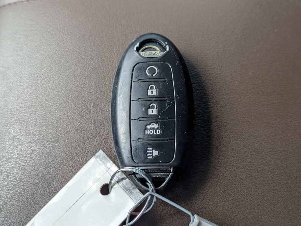 Used 2021 Nissan Armada Platinum RWD image 31