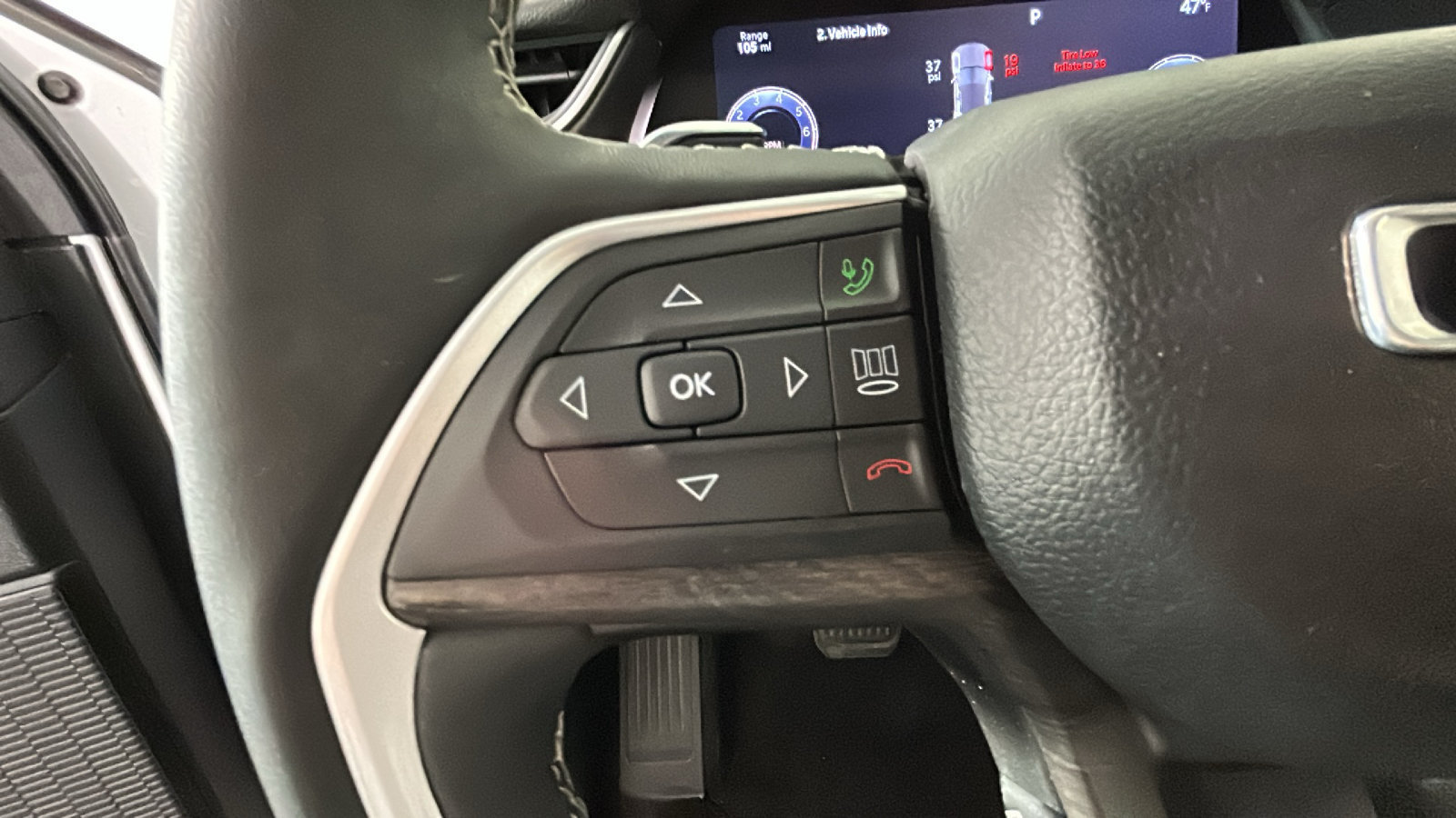 Used 2023 Jeep Grand Cherokee Limited AWD/4WD image 19