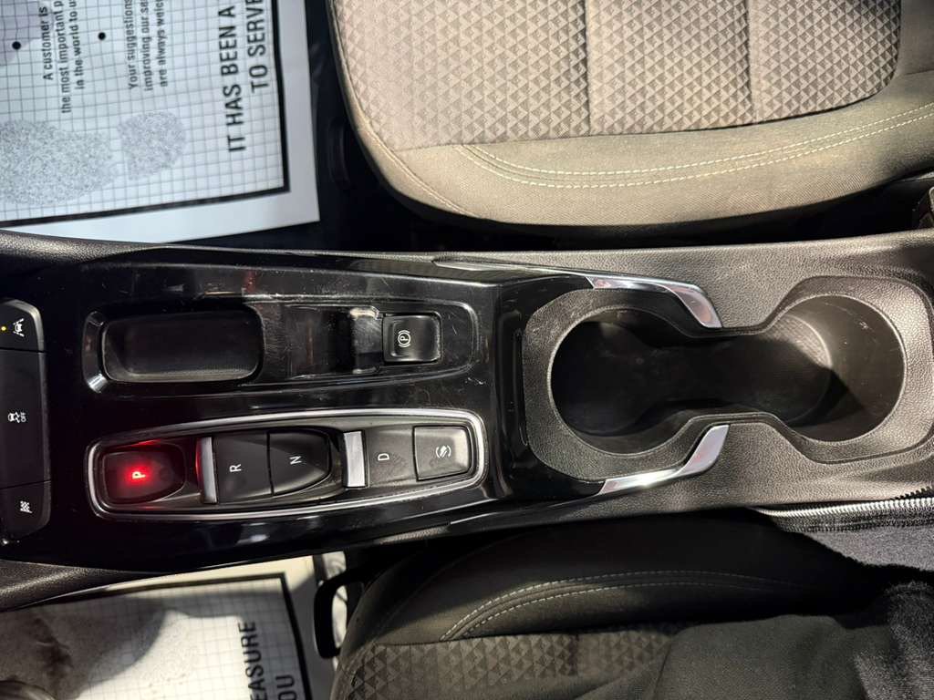 Used 2023 Chevrolet Bolt EUV LT FWD image 18