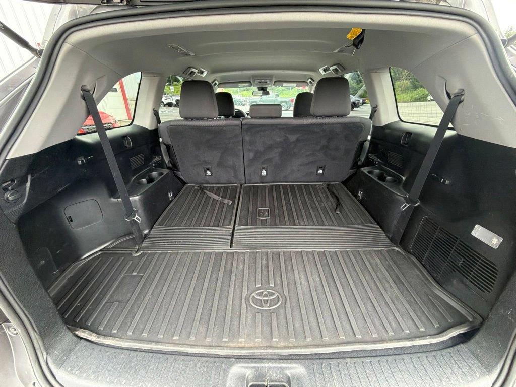 Used 2019 Toyota Highlander LE AWD/4WD image 38