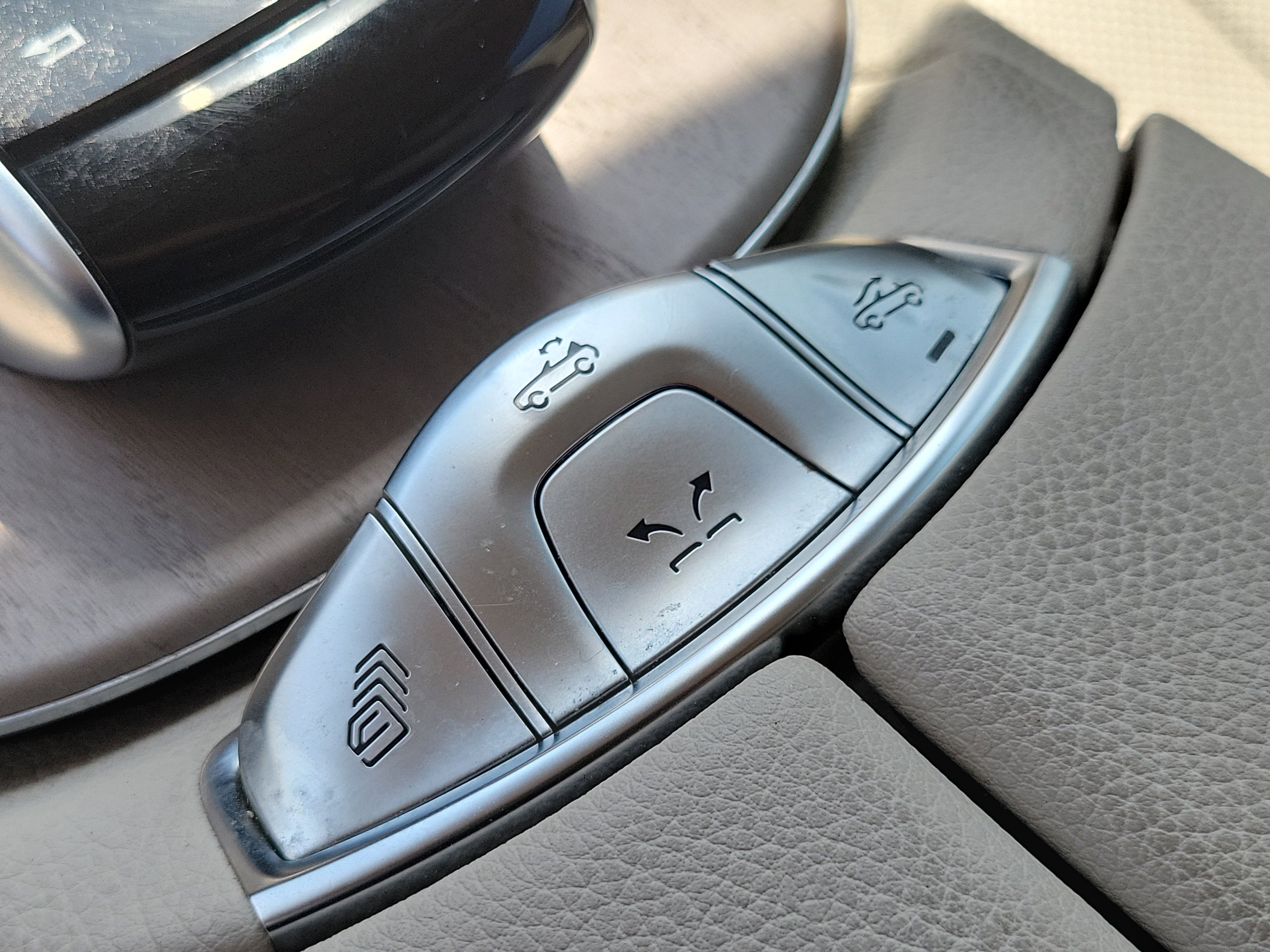 Used 2019 Mercedes-Benz E 450 Cabriolet image 28