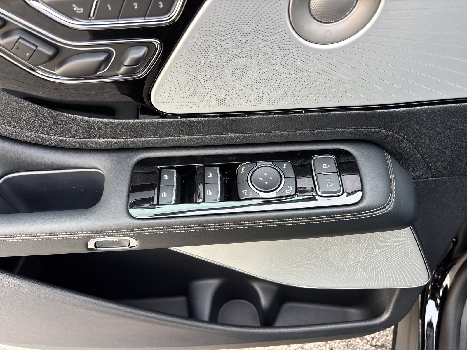 New 2026 Lincoln Aviator Reserve image 13