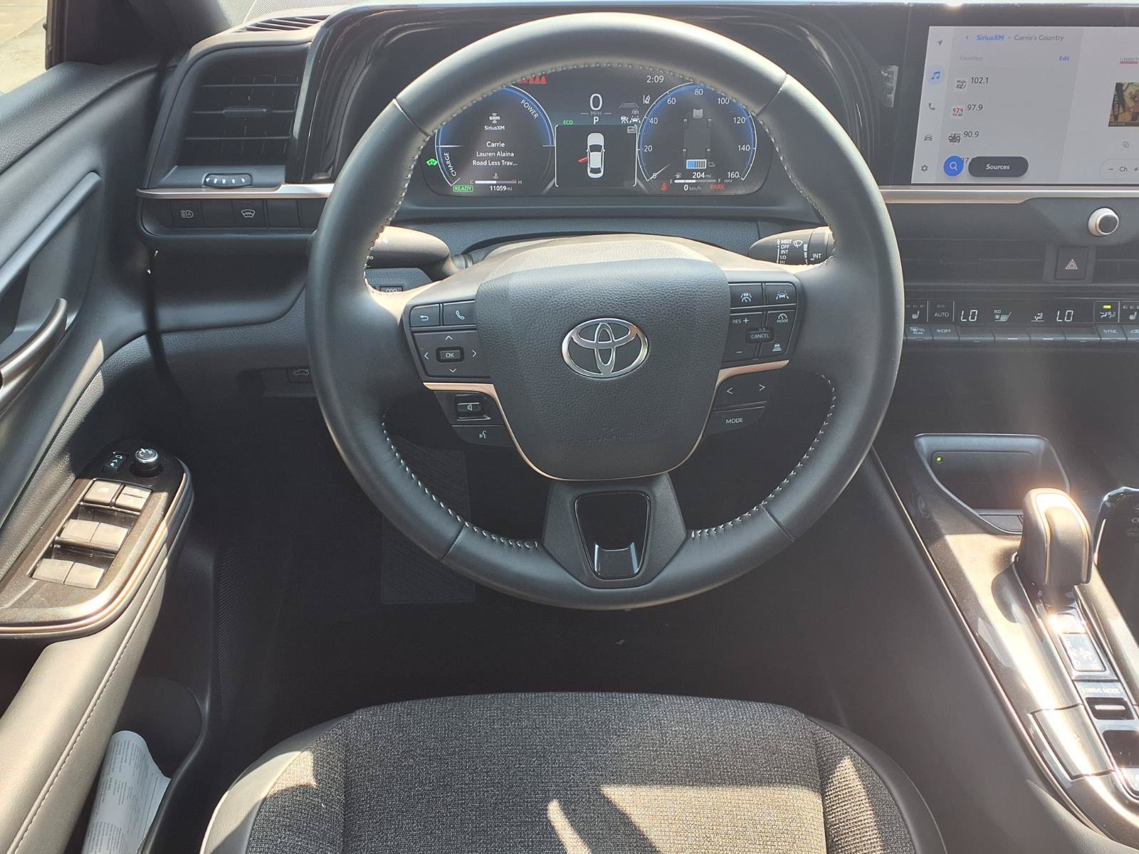 Used 2024 Toyota Crown AWD/4WD image 15