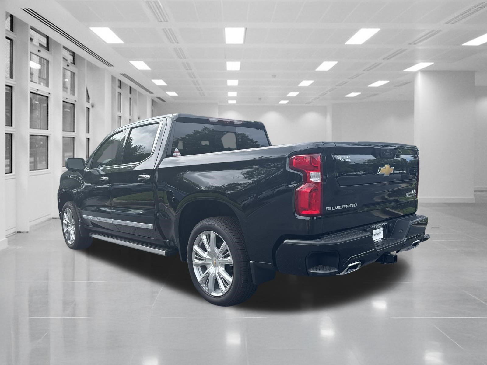 Used 2025 Chevrolet Silverado 1500 High Country AWD/4WD image 6