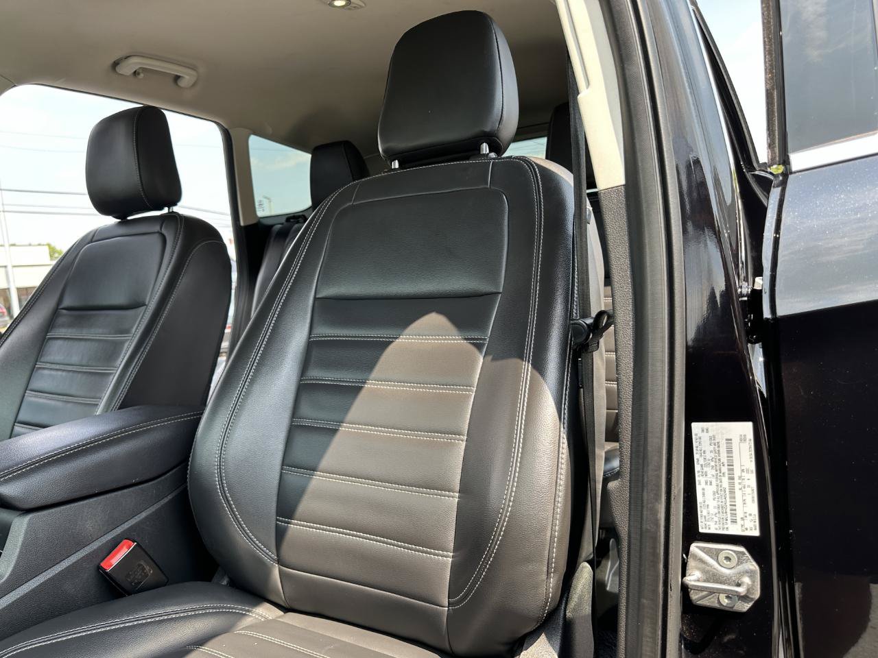 Used 2019 Ford Escape SEL AWD/4WD image 28