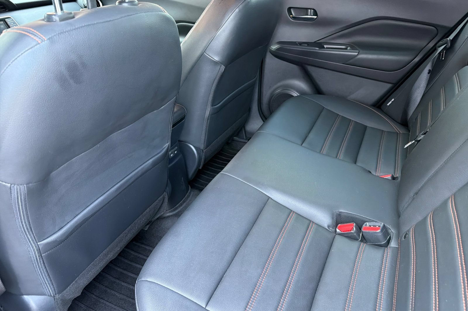 Used 2020 Nissan Kicks SR w/ SR Premium Package FWD image 11
