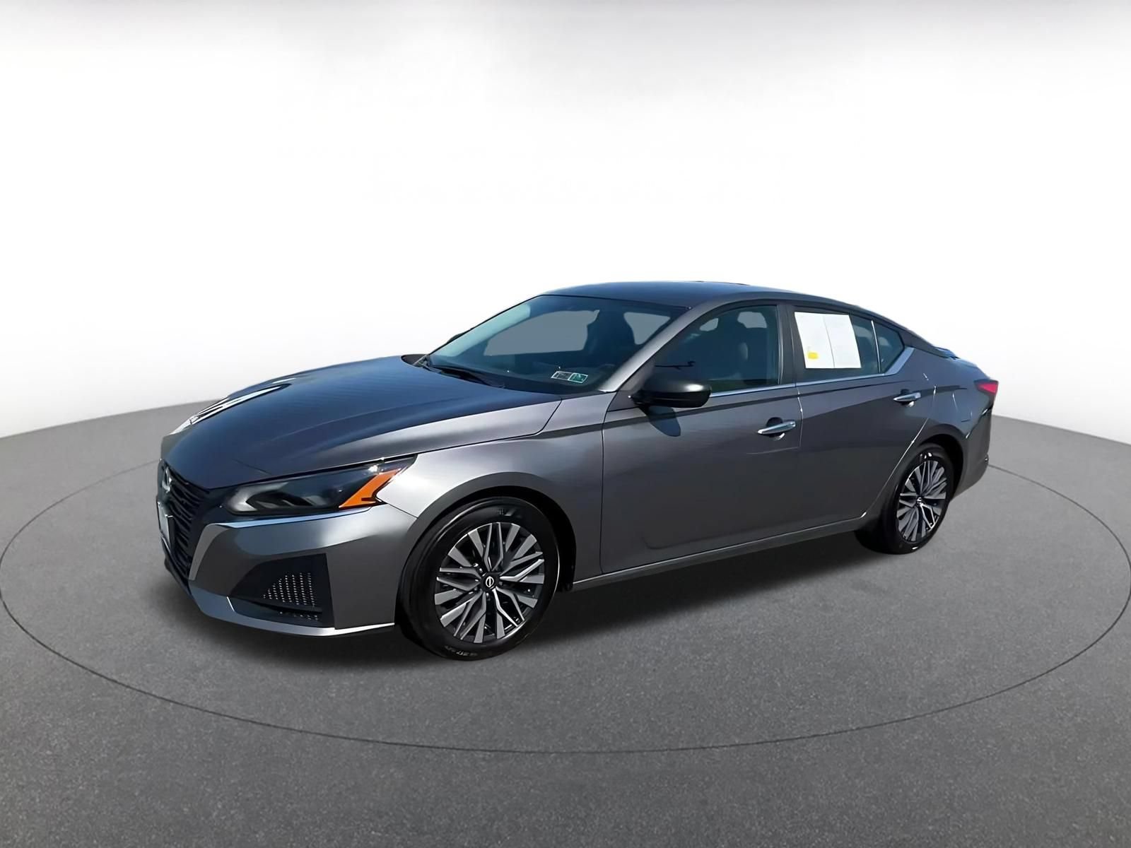 Used 2025 Nissan Altima 2.5 SV FWD image 7