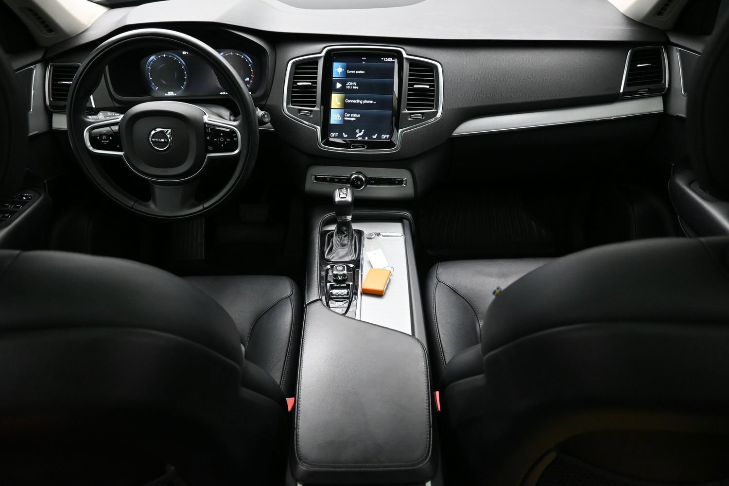 Used 2021 Volvo XC90 T5 Momentum w/ Protection Package Premier FWD image 14
