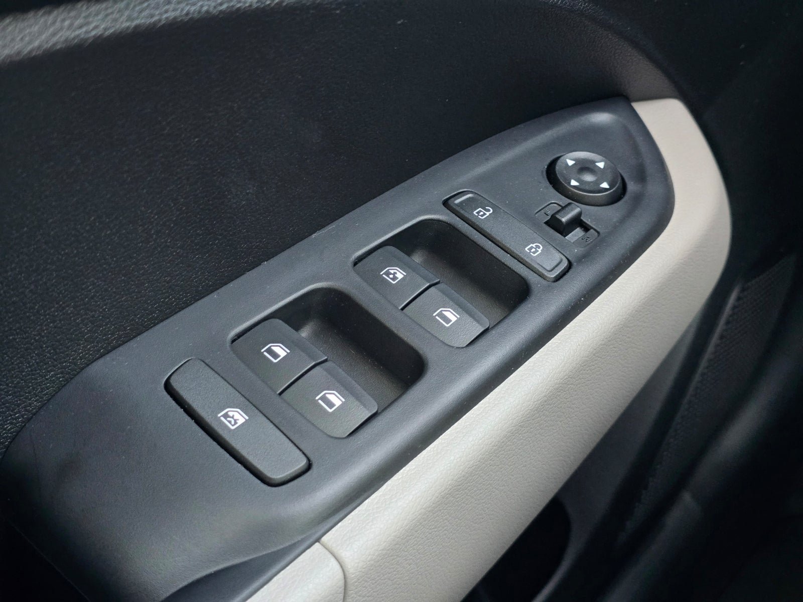 New 2026 Hyundai Venue SEL FWD image 22