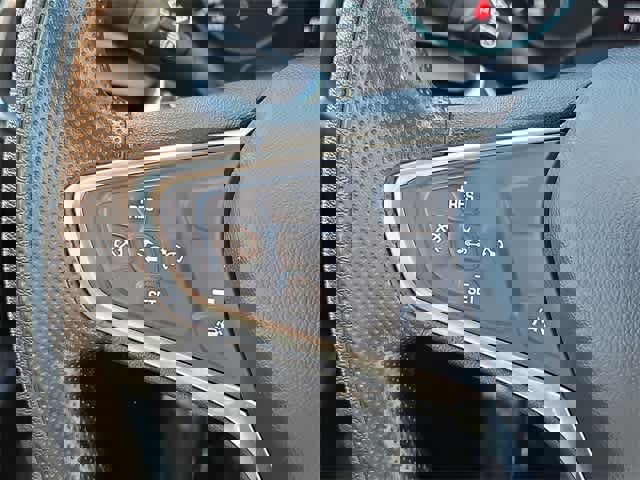 Used 2023 Chevrolet Equinox LS image 23