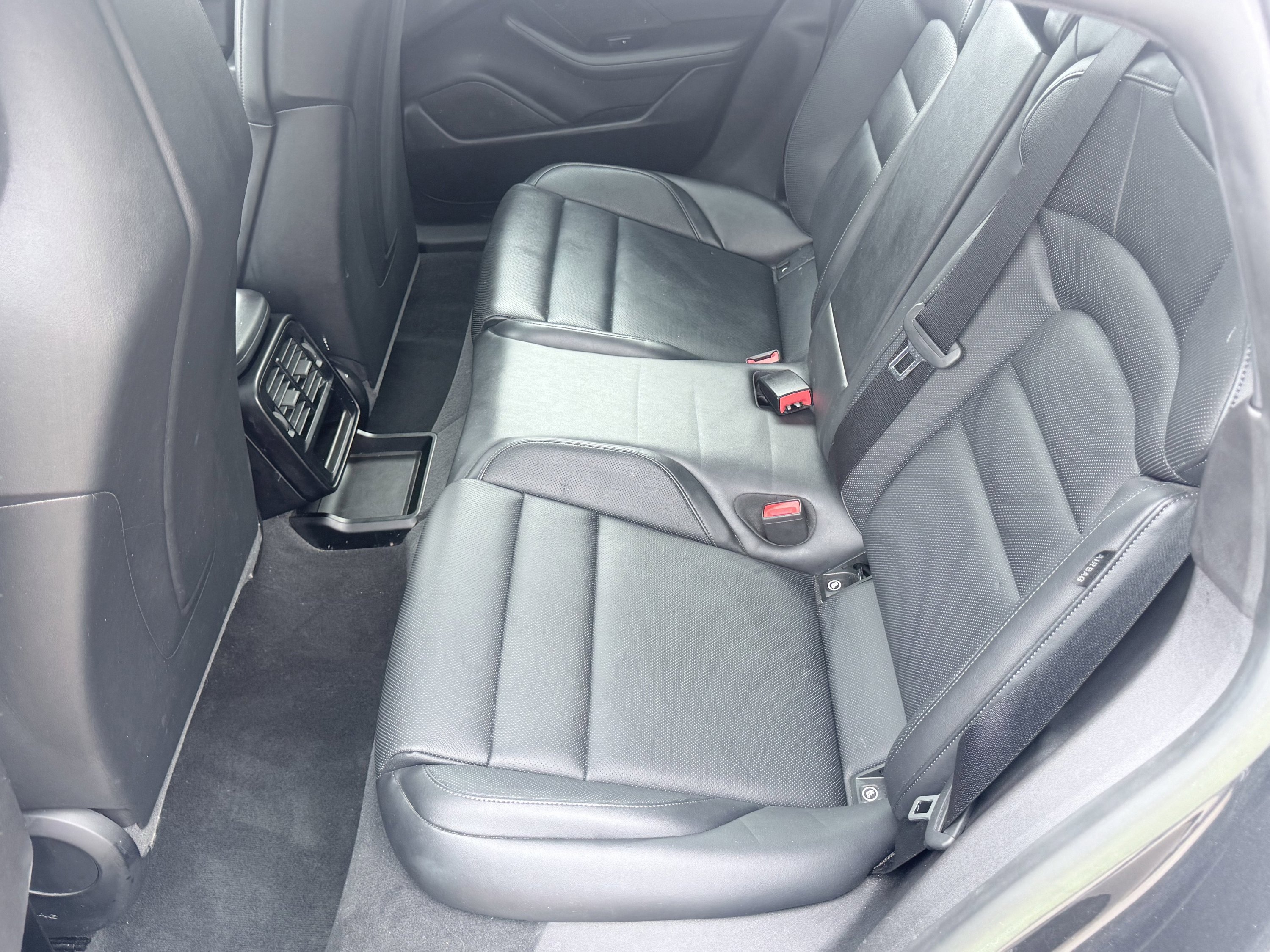 Used 2023 Porsche Taycan image 15