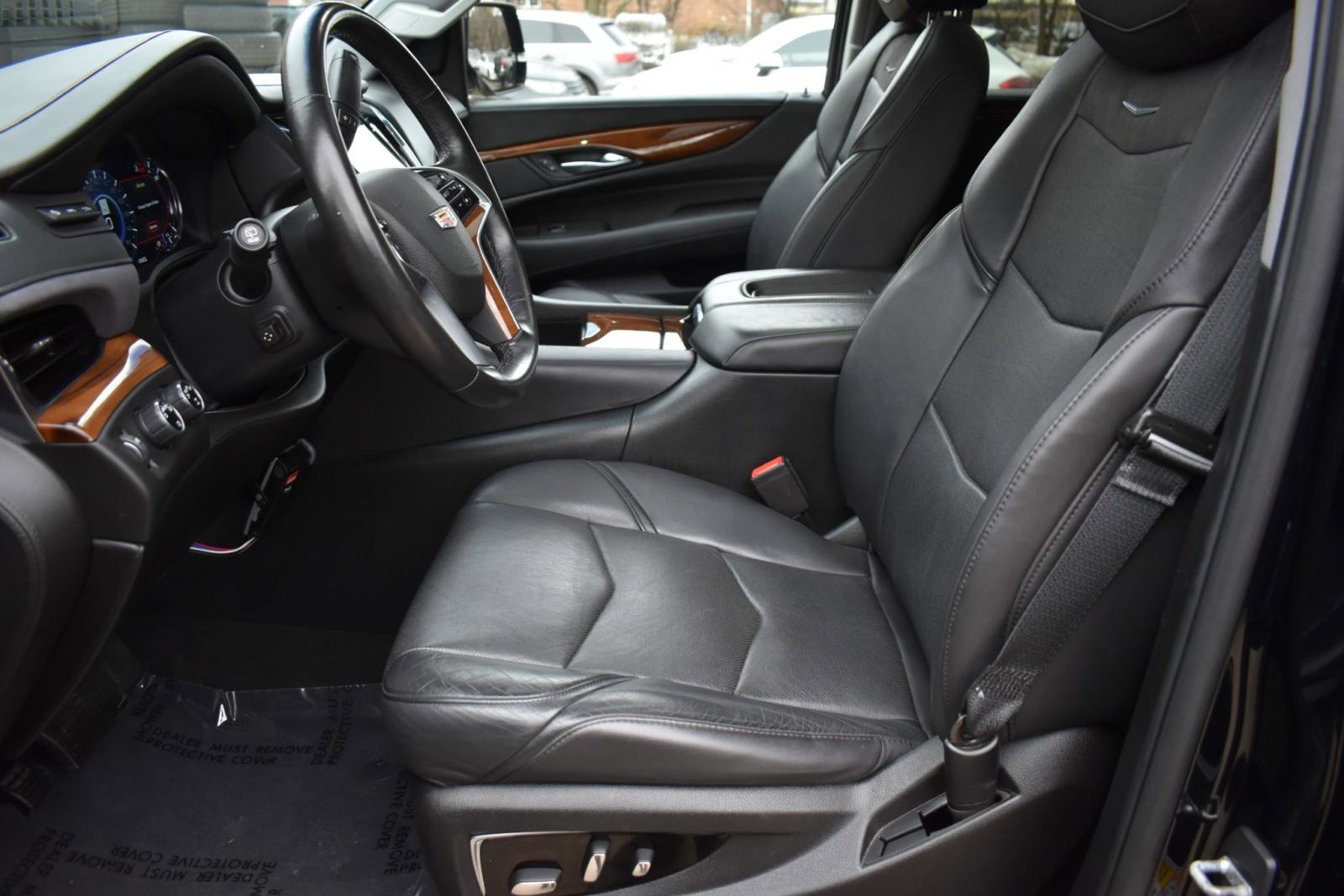 Used 2017 Cadillac Escalade Luxury image 35