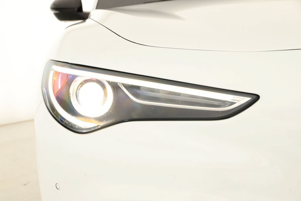 Used 2023 Alfa Romeo Stelvio Sprint RWD image 38