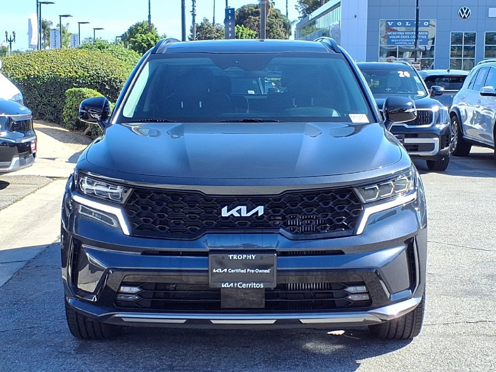 Certified 2023 Kia Sorento SX FWD image 2