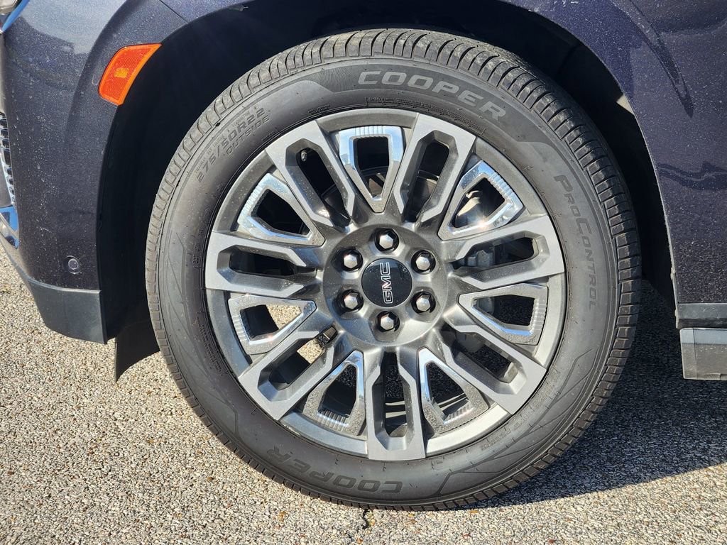 Used 2023 GMC Yukon Denali Ultimate image 7