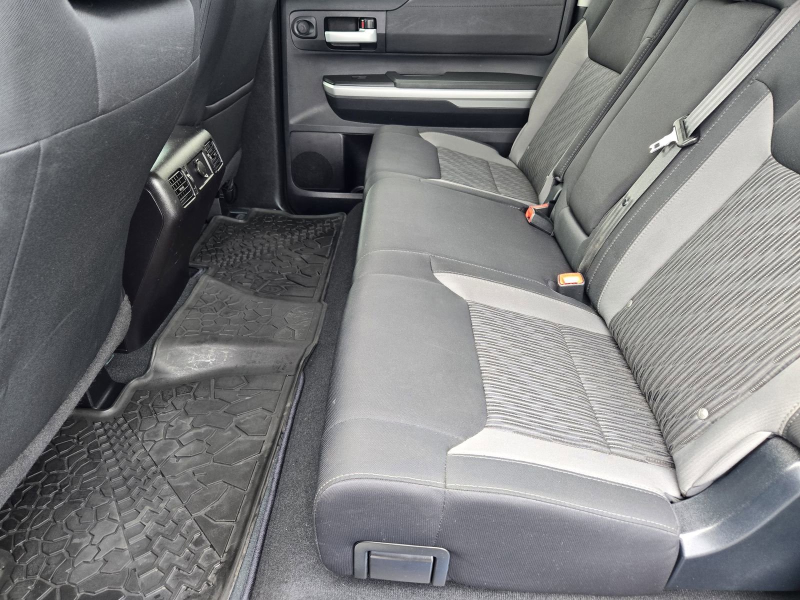 Used 2016 Toyota Tundra SR5 w/ SR5 Upgrade Package RWD image 27
