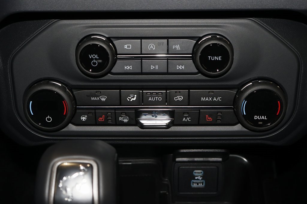 New 2025 Ford Bronco Outer Banks image 24