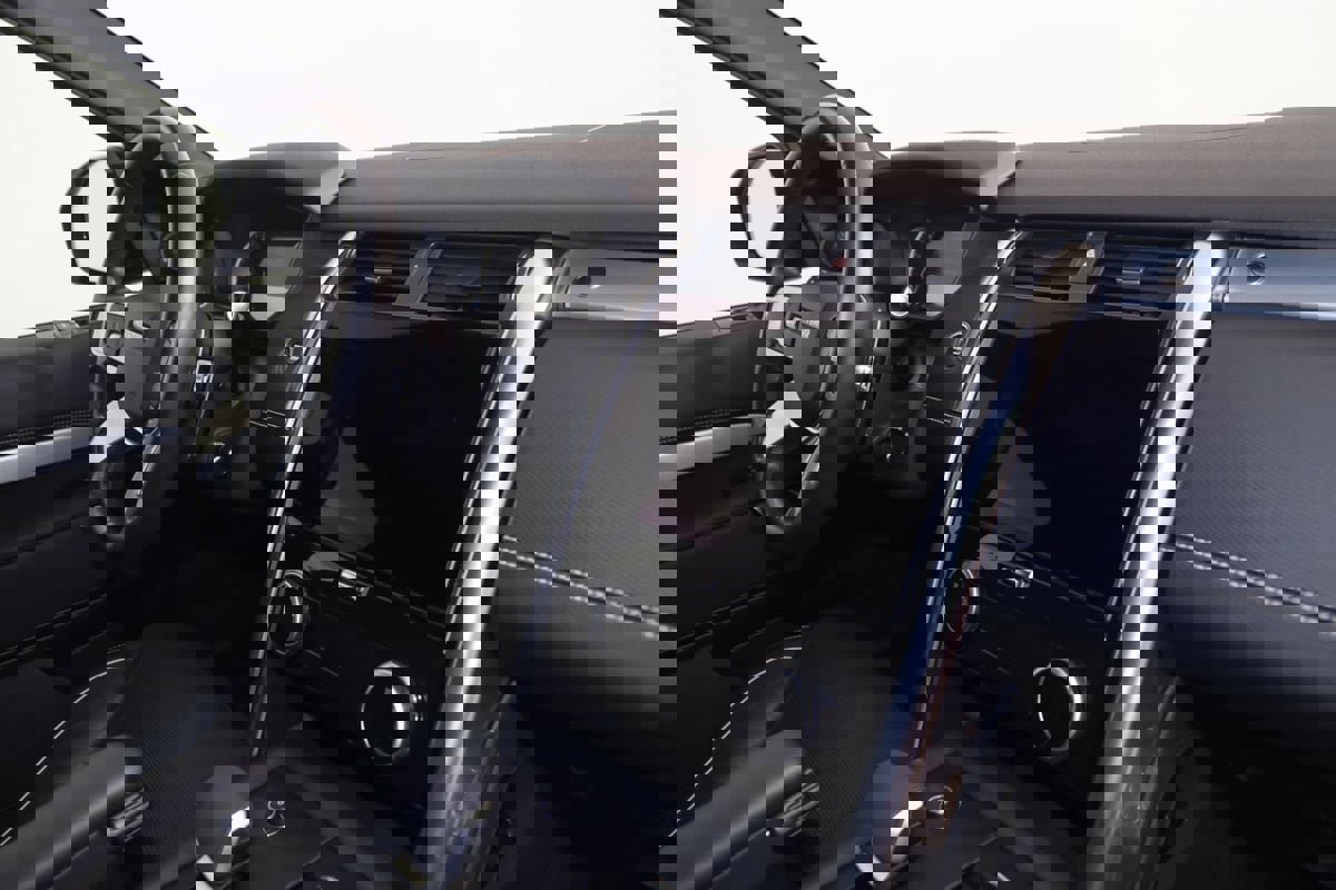 Used 2023 Land Rover Discovery S R-Dynamic image 45