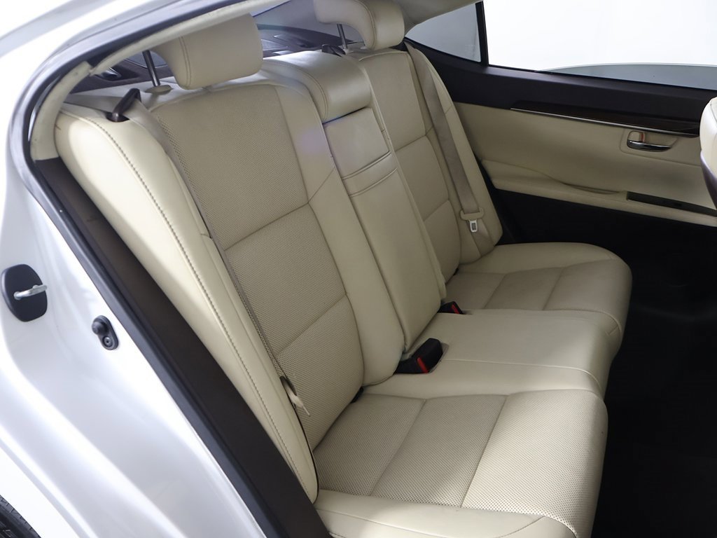 Used 2018 Lexus ES 350 w/ Ultra Luxury Package image 34